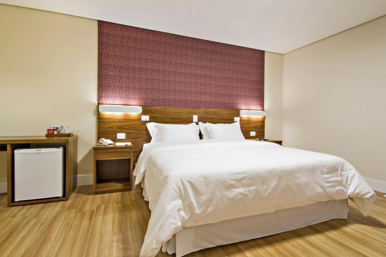 Hotel Chateau กังโปสดูจอร์เดา ภายนอก รูปภาพ