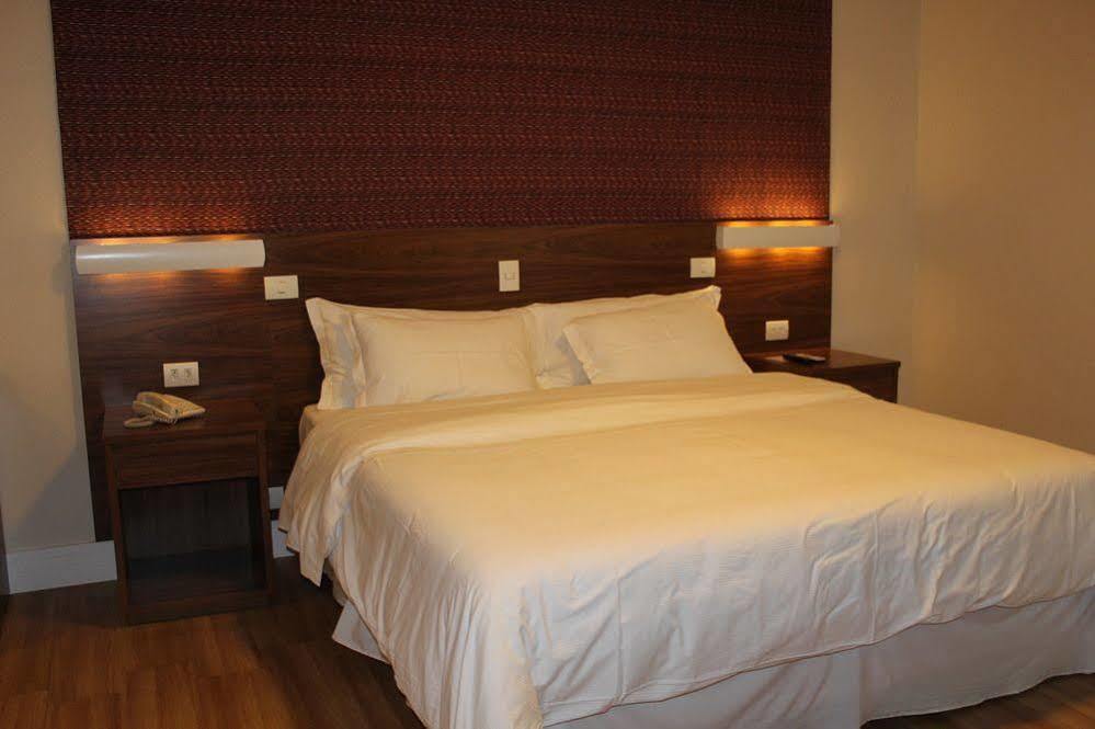 Hotel Chateau กังโปสดูจอร์เดา ภายนอก รูปภาพ